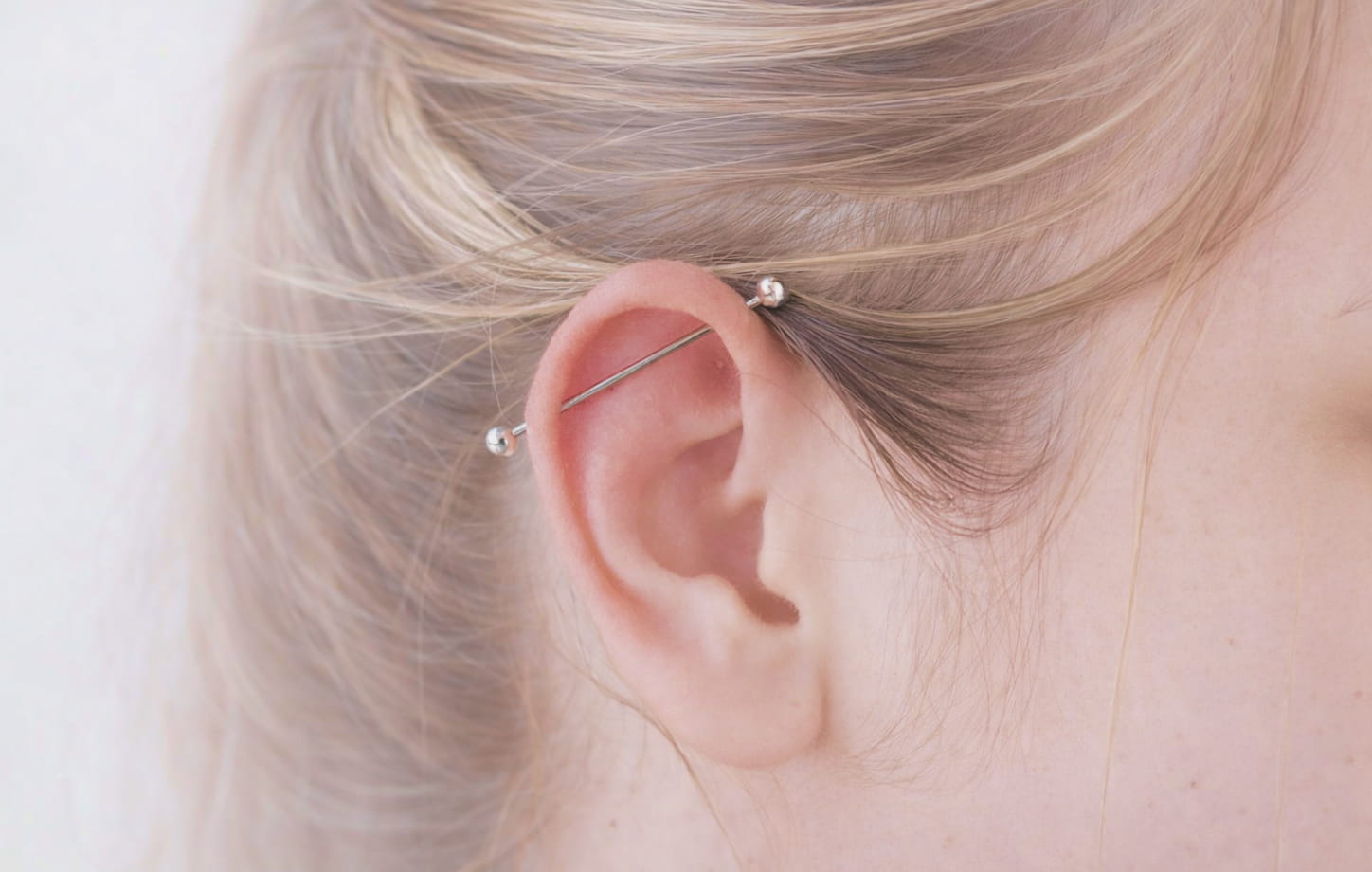 Прокол индастриал в клинике Комаровой